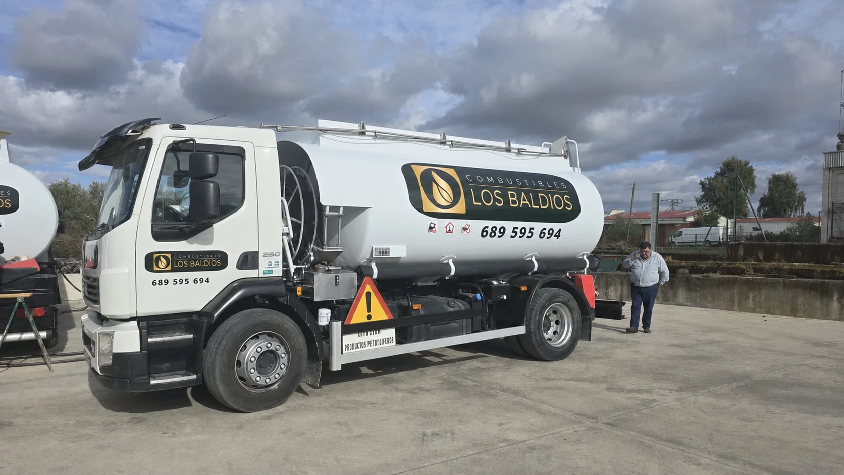 Camión cisterna de Combustibles Los Baldíos